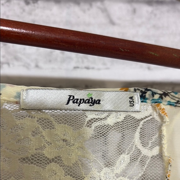 Papaya Cream Floral sheer spaghetti strap Top, back lace size small - Picture 2 of 8